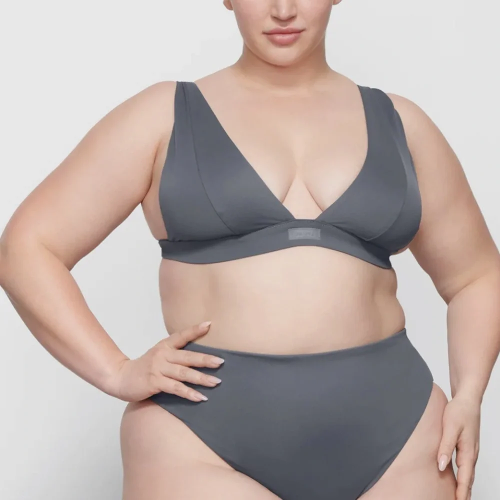 🩶SKIMS SWIM PLUNGE BIKINI TOP GUNMETAL M